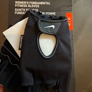 COPY - Nike lifting gloves